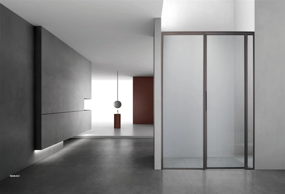 Introducing The Curved Plate Handle Shower Room: The Perfect Combination Of Style And Functionality