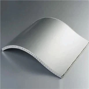Hliníkový voštinový zakřivený panel
